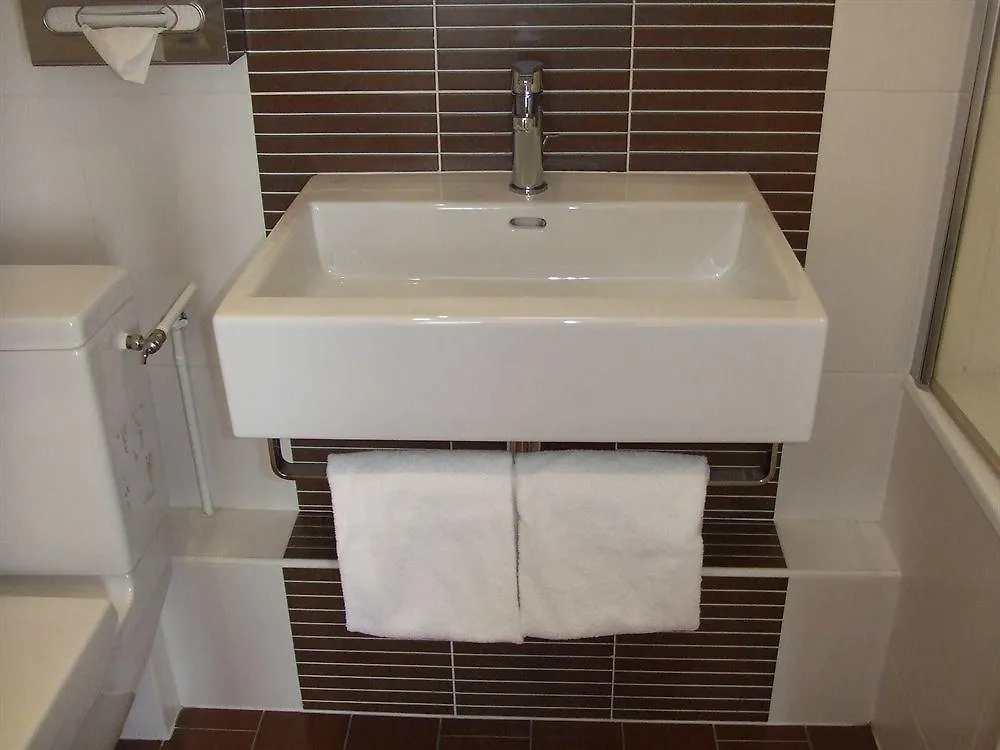 Ibis Gare Du Nord Tgv Hotel 3*