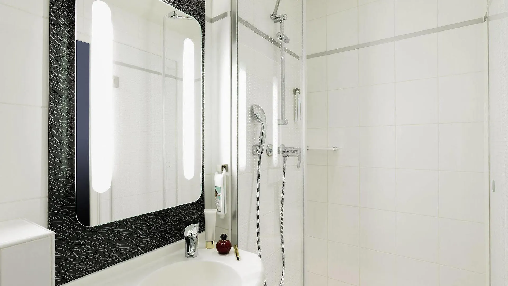 Hotel Ibis Gare Du Nord Tgv